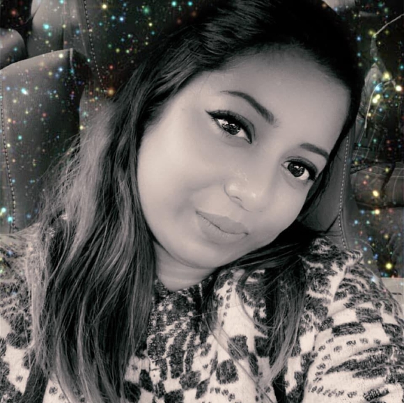 Poshmark profile picture for @mousumi